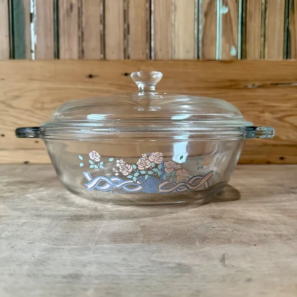 Anchor Hocking  1.5 Qt Covered Glass Casserole “Pink Roses in Basket” 1989 - Picture 5 of 15